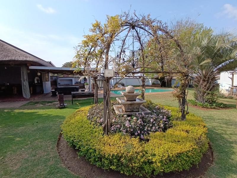 4 Bedroom Property for Sale in Middelburg Eastern Cape